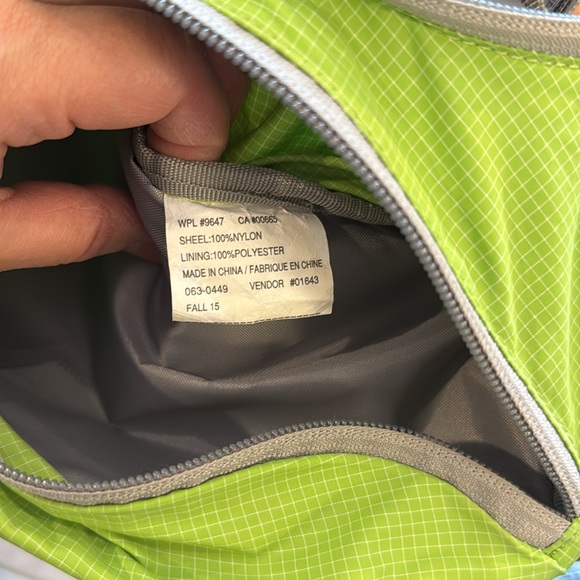 Eddie Bauer: Light Green Sling crossbody bag - Picture 8 of 8